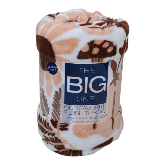 The Big One Oversized Plush Throw Blanket 5ft x 6ft Mushrooms Flowers Fall Icon - Picture 11 of 11